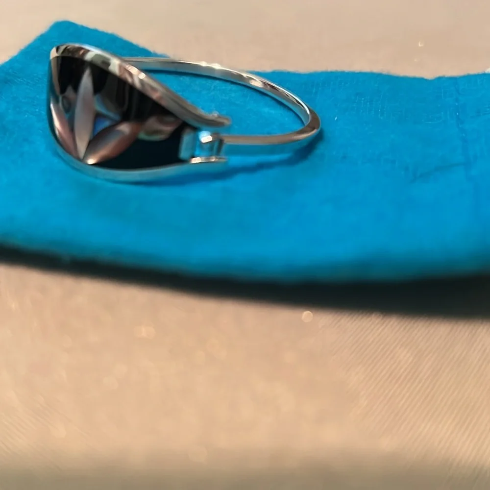 NWOT Alpaca Mexico Silver Abalone Inlay Hinge Children’s Bracelet